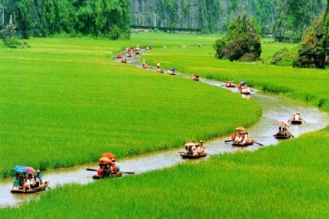 Tour Du Lịch Sài Gòn - Miền Trung - Miền Bắc (Yên Tử - Chùa Hương - Sapa) 14N13Đ